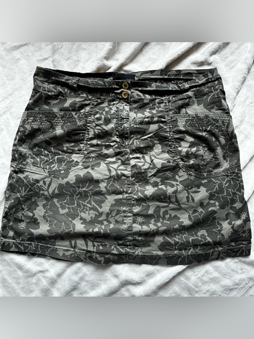 Contempo by Penningtons Olive Green Floral Print Skort - Size 14